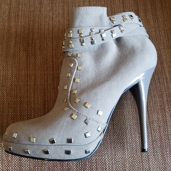 Beige suede stiletto studded booties, Michael Antonio, sz 6 - Picture 7 of 8